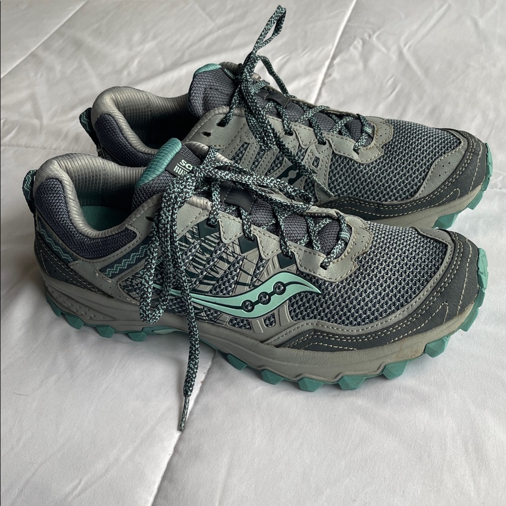 Saucony Gray and Teal Women's Shoes, size 11